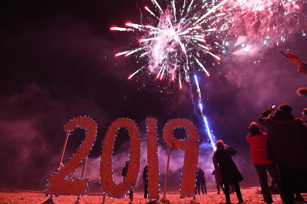 SOUTHWOLD, UNITED KINGDOM - DECEMBER 31: Locals celebrate the new year with fireworks on December 31, 2018 at Southwold Beach in Southwold, United Kingdom. (Photo by Dave J Hogan/Getty Images)